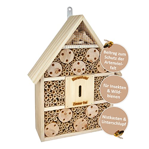 CULT at home Insektenhotel und Nistkasten Höhe 38 cm - Schmetterlingshaus Marienkäferhotel Bienenhotel aus Holz